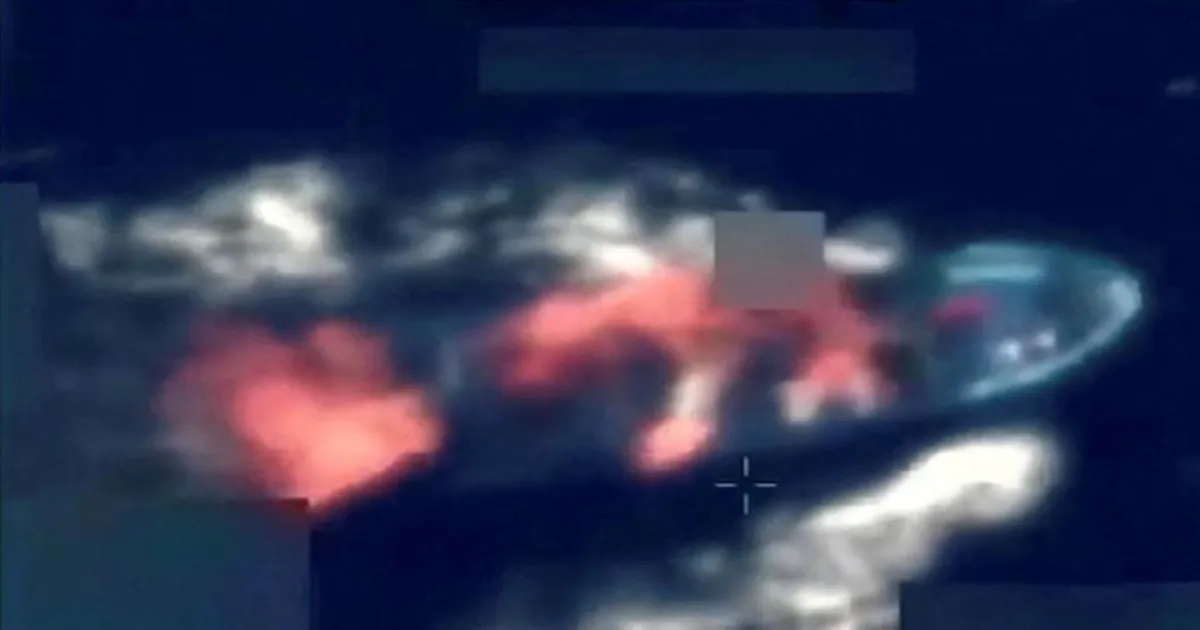 अमेरिका ने प्रशांत महासागर में कथित ड्रग तस्करों पर हमला कर 14 को मारा