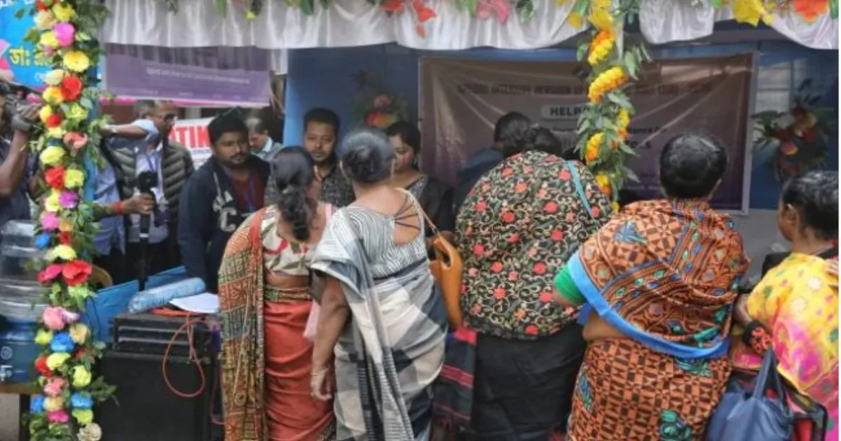 पश्चिम बंगाल: दस्तावेज़ों की कमी और पारिवारिक पहचान के बिना, सोनागाछी की सेक्स वर्करों में SIR प्रक्रिया को लेकर बढ़ी चिंता