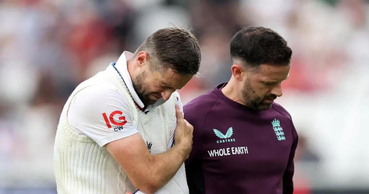 ind-vs-eng-chris-woakes-shoulder-injury