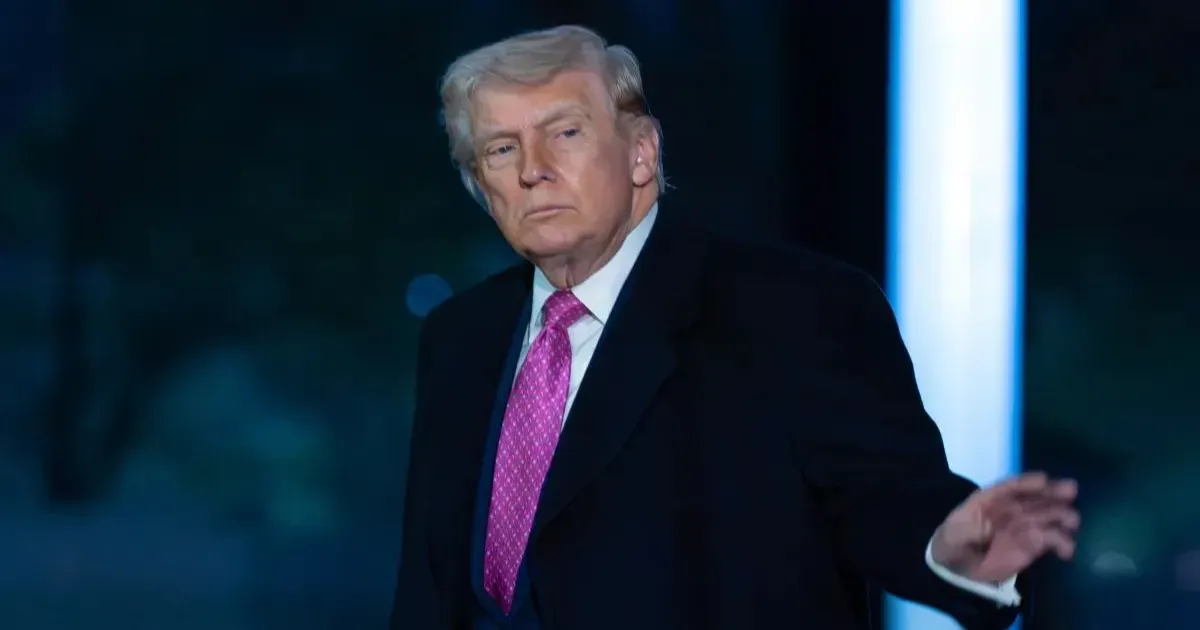 ईरान संकट के बीच ट्रंप का सख्त संदेश: हिम्मत दिखाओ, होर्मुज से खुद तेल लो