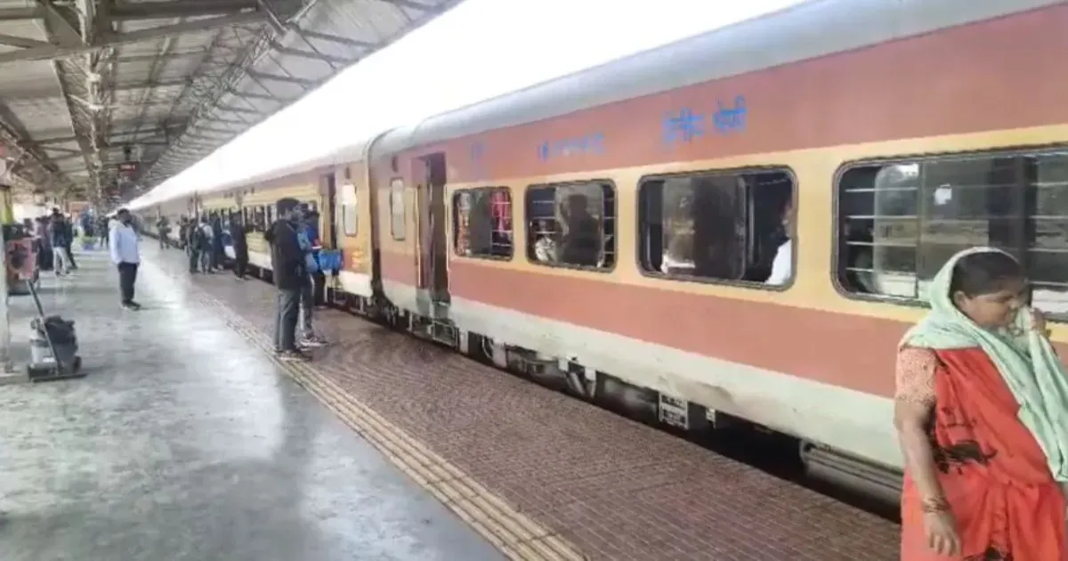 पश्चिम बंगाल चुनाव से पहले भारतीय रेलवे की तैयारी, कई स्पेशल ट्रेनें शुरू