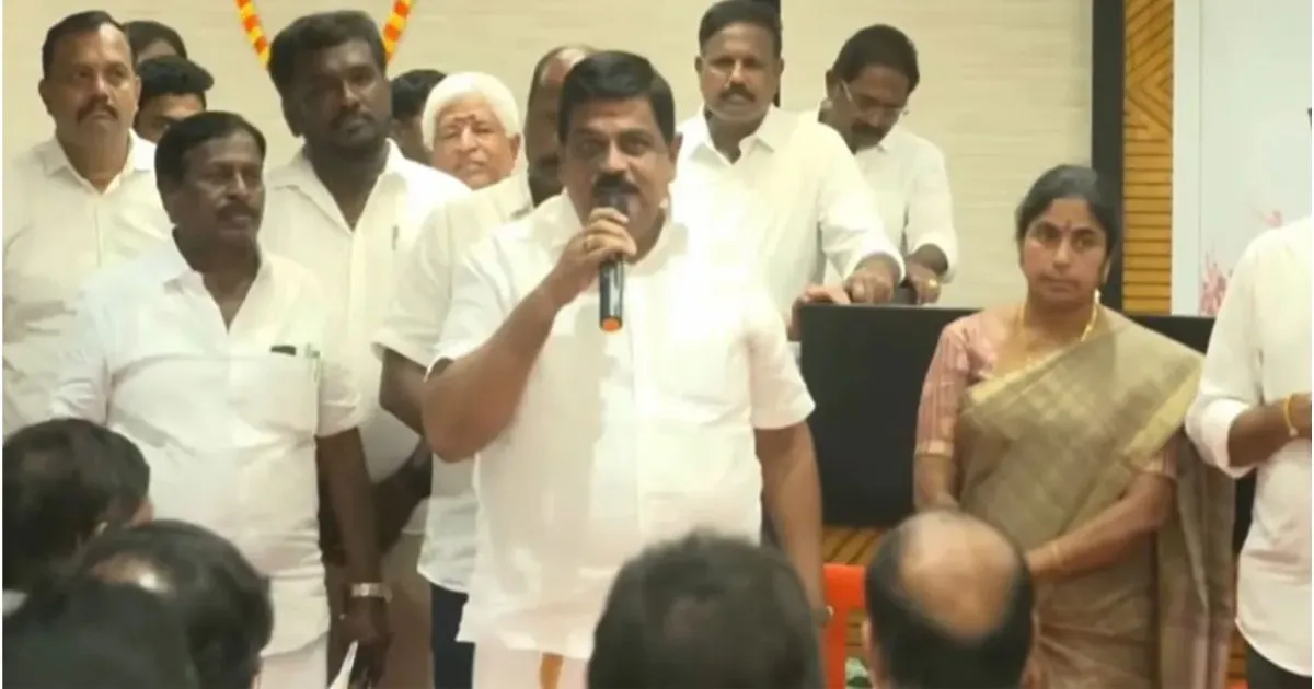 तमिलनाडु में AIADMK को बड़ा झटका, 300 से अधिक नेता और कार्यकर्ता सत्तारूढ़ टीवीके में शामिल
