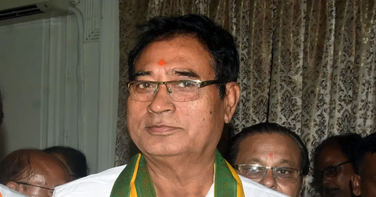 नेताजी पर विवादित टिप्पणी के बाद बंगाल सरकार ने भाजपा सांसद अनंत महाराज का बंग विभूषण सम्मान रद्द किया