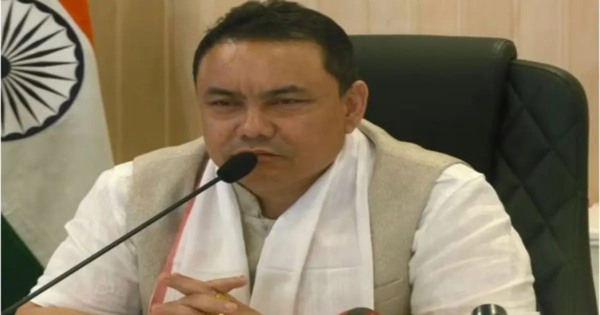 मेघालय के उपमुख्यमंत्री सियावबालन धर ने असम जाने वाली पर्यटक टैक्सियों की समस्याएं सुलझाने का दिया भरोसा