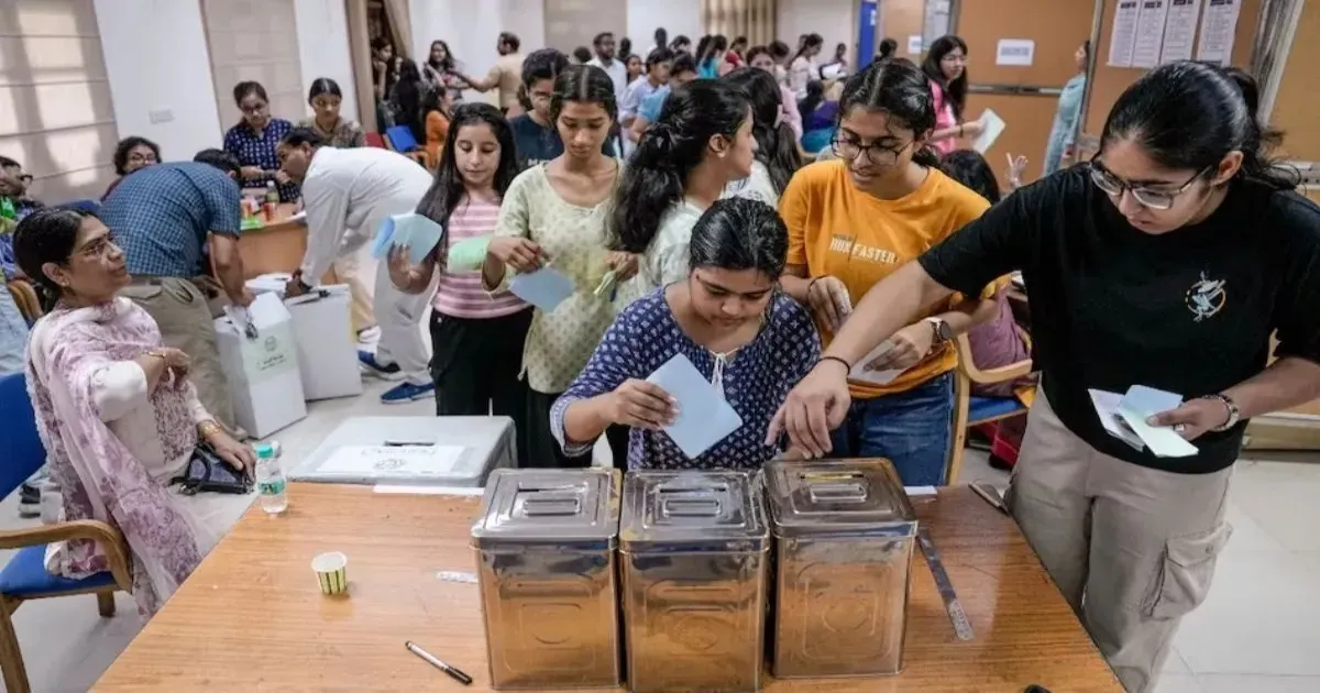 DUSU चुनाव को लेकर दिल्ली हाईकोर्ट सख्त, नॉर्थ कैंपस हिंसा पर मांगी रिपोर्ट; मतगणना रोकने की चेतावनी