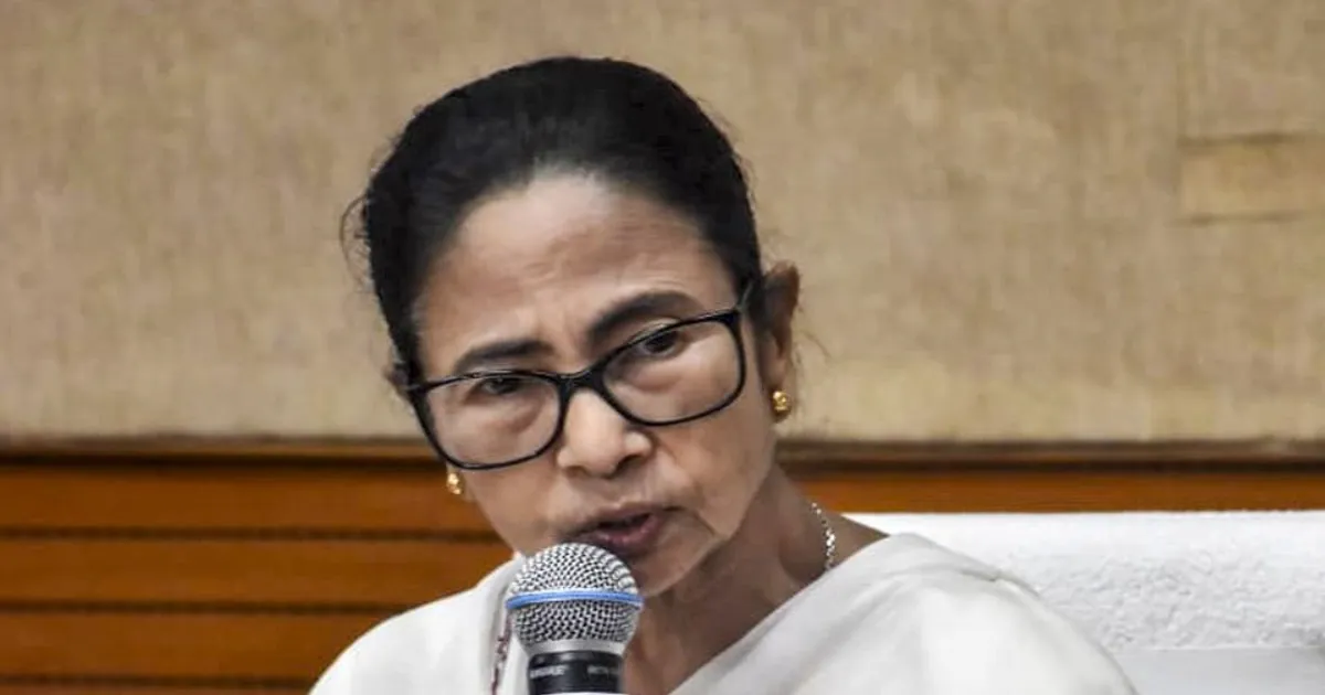 अमित शाह देश के कार्यकारी प्रधानमंत्री की तरह बर्ताव कर रहे हैं, मोदी सावधान रहें : ममता बनर्जी