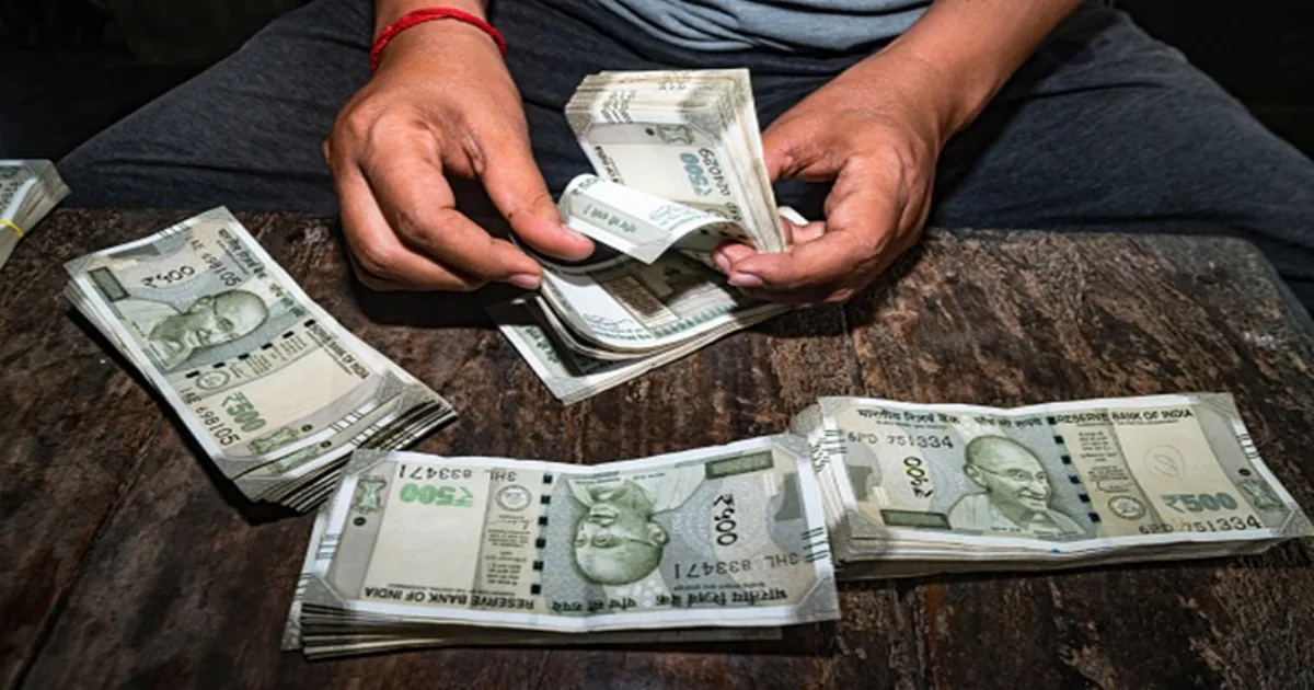 rupee-falls-8-paise-against-us-dollar