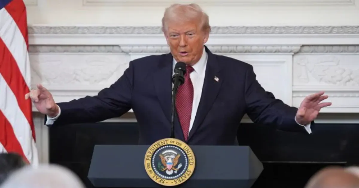 ट्रंप के टैरिफ के असर से संकट में स्विस डेयरी उद्योग, किसानों के पास दूध की अधिकता