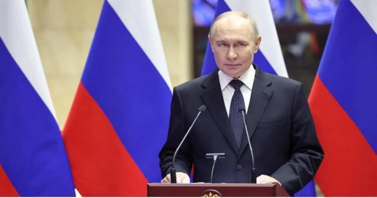 आपसी राजनीतिक इच्छा हो तो मैक्रों से बातचीत को तैयार पुतिन: क्रेमलिन