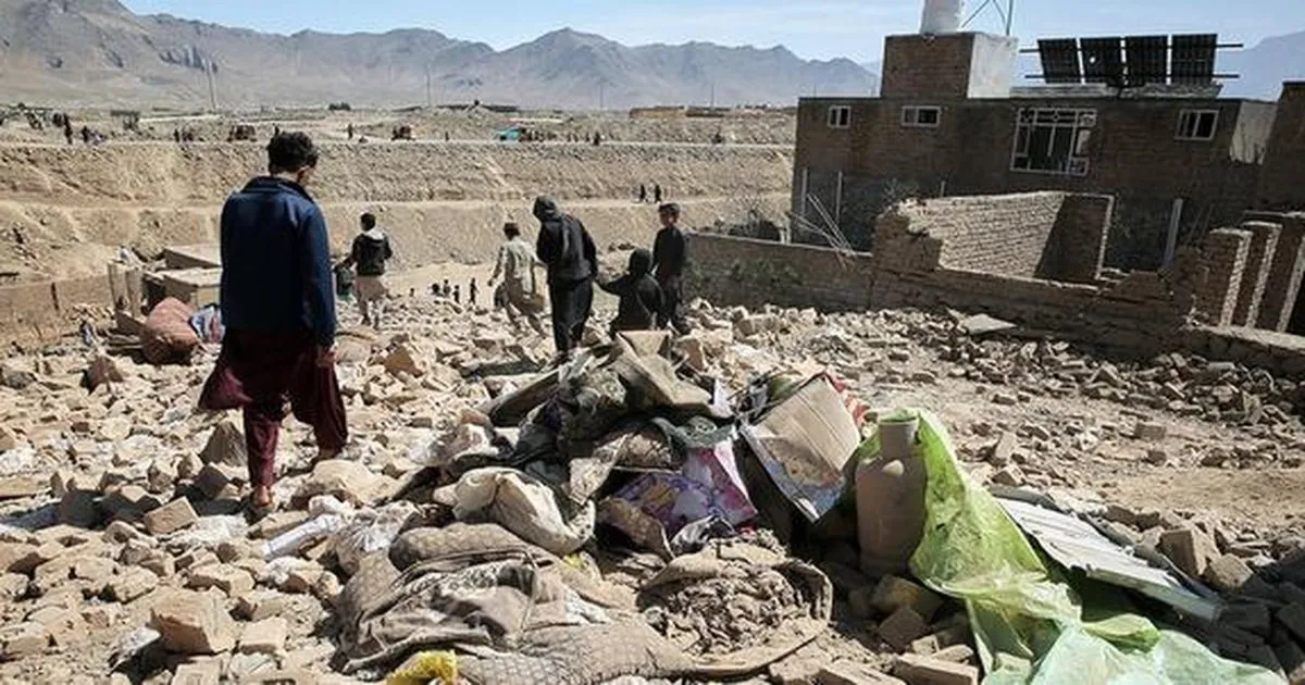 पाकिस्तान ने अफगानिस्तान में सैन्य ठिकानों और आतंकवादी ठिकानों पर हमला किया