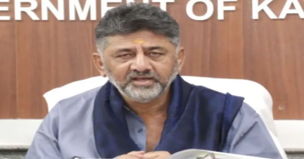 कर्नाटक के उपमुख्यमंत्री डीके शिवकुमार ने मुख्य सड़कों पर ठेले वालों पर प्रतिबंध और फ्लेक्स बैनर पर जुर्माने की नई नीति की घोषणा की