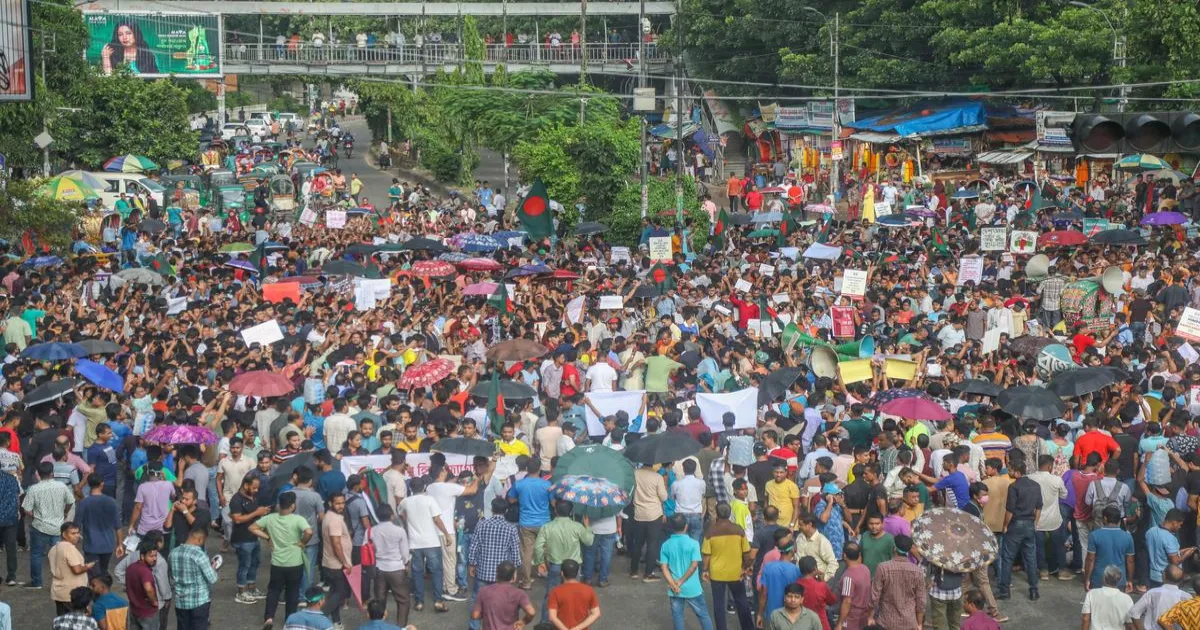 बांग्लादेश में अल्पसंख्यकों पर बढ़ते हमले, चार महीनों में हिंसा के 505 मामले दर्ज