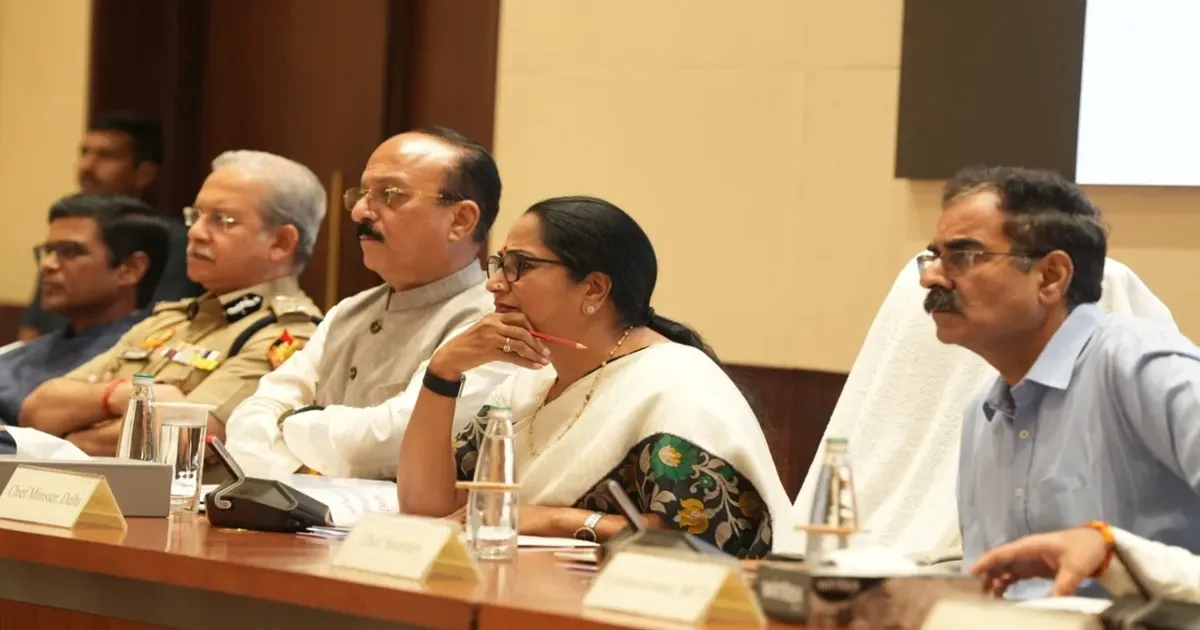 मालवीय नगर अग्निकांड के बाद दिल्ली सरकार सख्त, अवैध निर्माण के दोषी अधिकारियों से होगी वसूली
