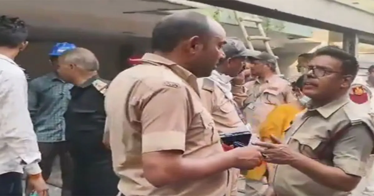 दिल्ली के न्यू फ्रेंड्स कॉलोनी स्थित घर में लगी आग, दो पिल्लों की मौत