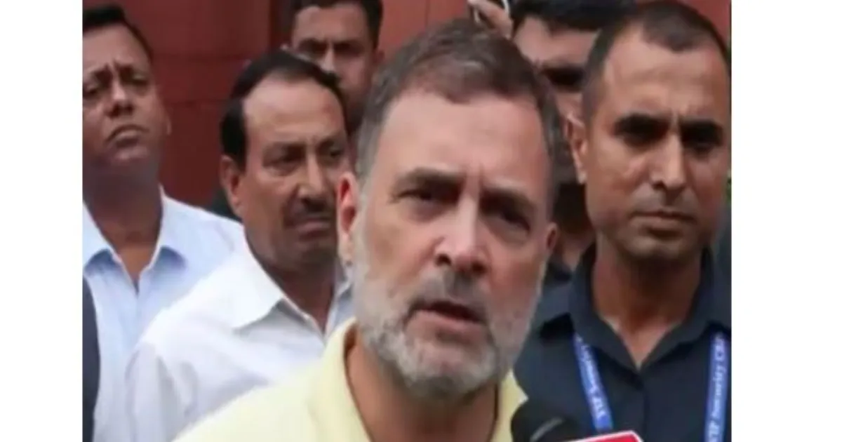 राहुल गांधी का प्रहार, बोले- दुष्कर्मियों का बचाव करने वाले प्रह्लाद जोशी को शिक्षा मंत्रालय सौंपना दुर्भाग्यपूर्ण