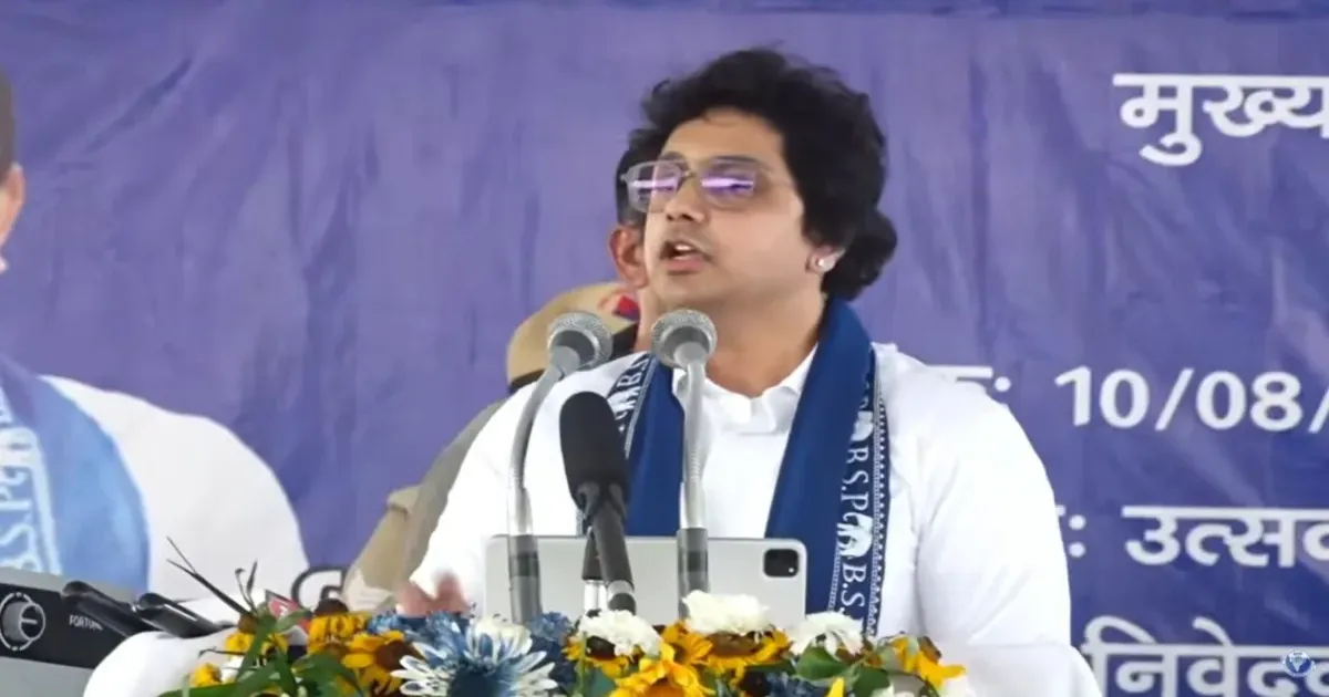 हाथरस में आकाश आनंद का अखिलेश यादव और राहुल गांधी पर हमला, बोले- 30 साल का हूं, 50 साल के नेता को अंकल नहीं तो क्या कहूं