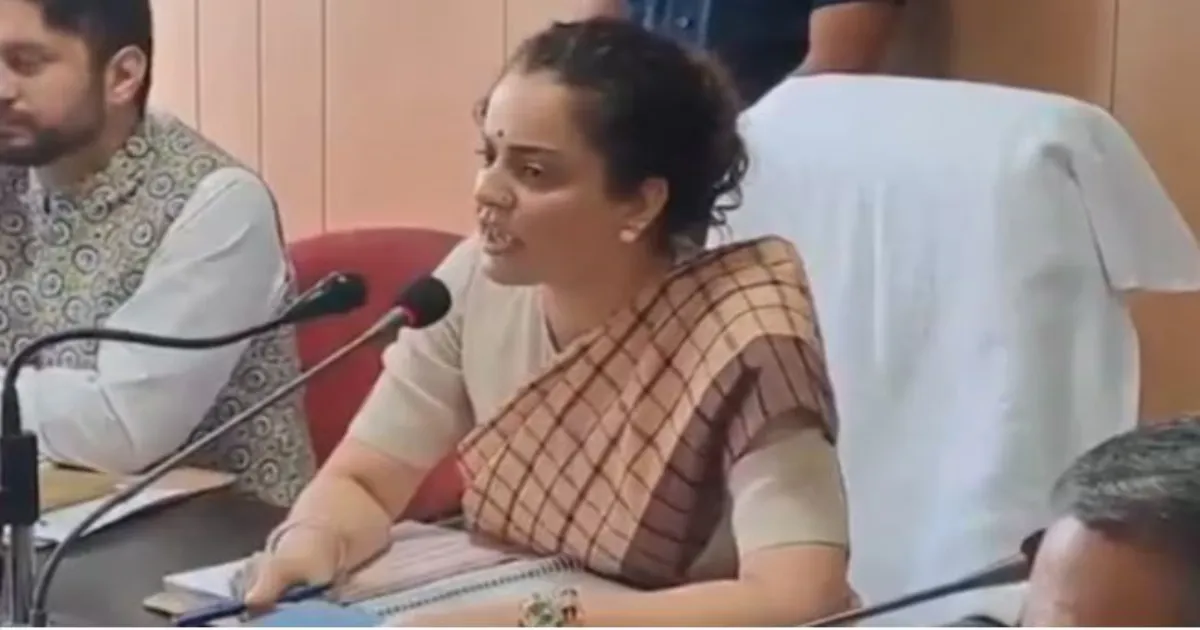 मंडी में अधिकारियों पर भड़कीं कंगना रनौत, बोलीं- बेहद लापरवाह और अक्षम लोग कुर्सियों पर बैठे हैं