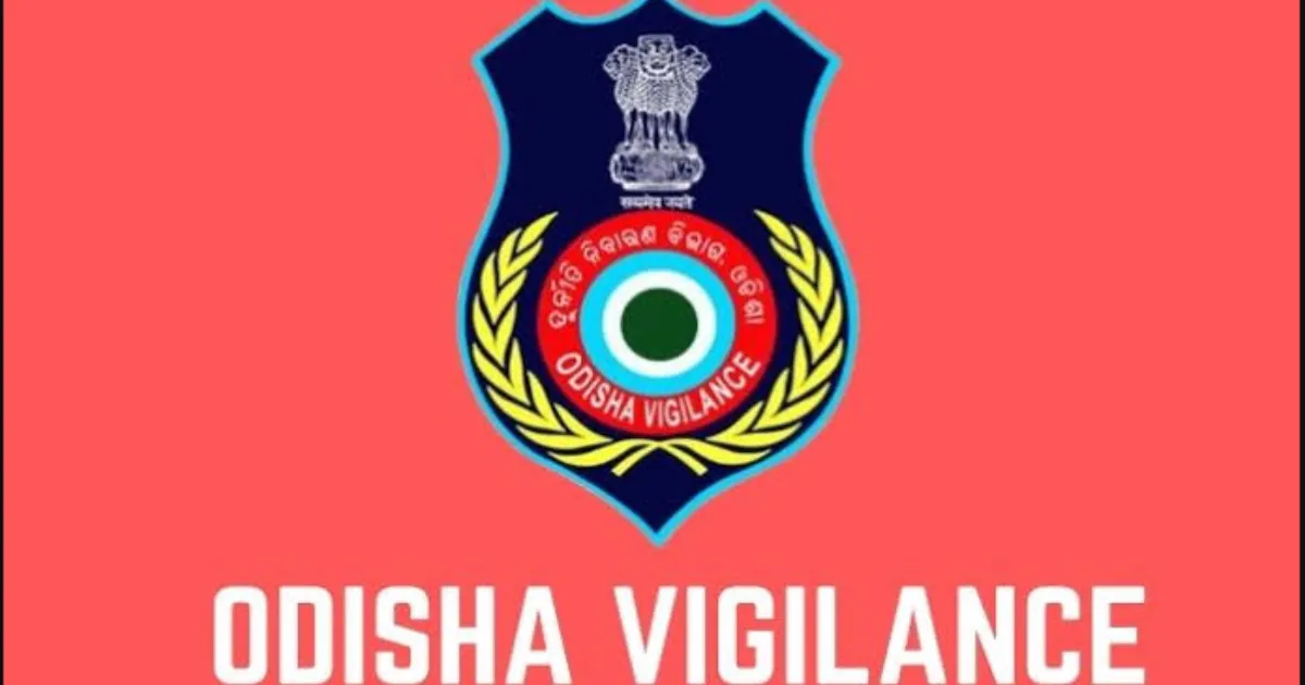 ओडिशा में वन अधिकारी और परिजनों के पास मिली 115 प्लॉट्स और चार मंजिला इमारत