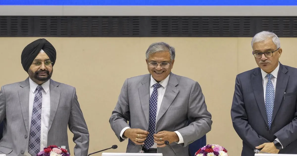 बिहार विधानसभा चुनाव: मतदान पूर्व और मतदान दिवस पर बिना अनुमति प्रिंट विज्ञापनों पर रोक