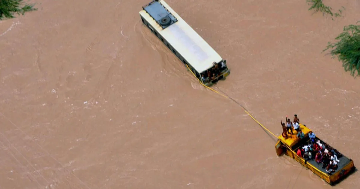 पांच दशक बाद साबरमती बाढ़ पीड़ितों को मिला जमीन का हक, अहमदाबाद में 330 करोड़ की परियोजनाओं का उद्घाटन