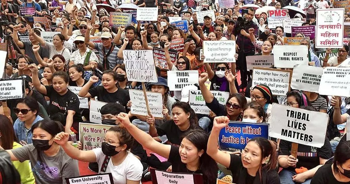 मणिपुर में तीन साल बाद भी न्याय से वंचित हैं कुकी-ज़ो महिलाएं, जिन्होंने झेली निर्वस्त्र परेड और सामूहिक बलात्कार