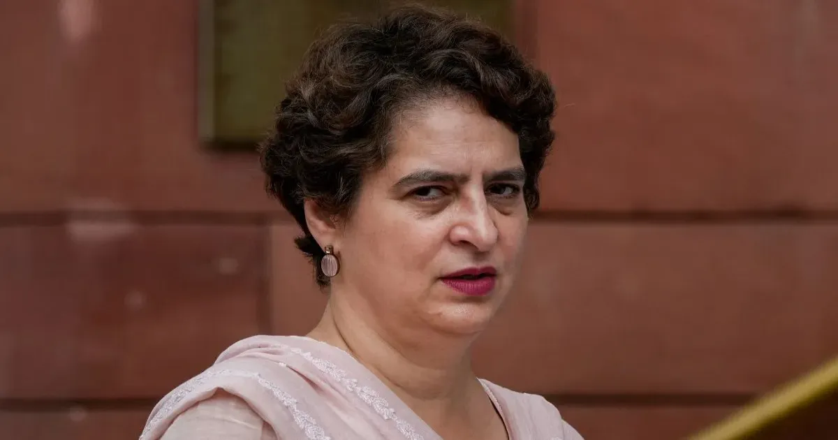 प्रियंका गांधी के गौमूत्र विशेषज्ञ बयान पर 200 से अधिक शिक्षाविदों का विरोध, खुला पत्र लिखकर जताई आपत्ति