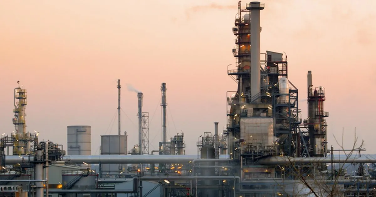 अमेरिकी प्रतिबंधों से पहले बुल्गारिया ने अपनी एकमात्र तेल रिफाइनरी बंद होने से बचाने के लिए कदम उठाया