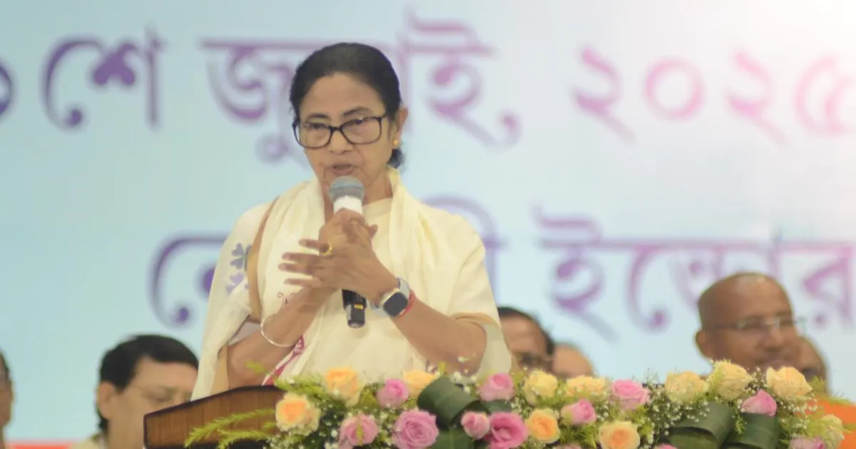 विधानसभा चुनाव से पहले बंगाल सीएम ने सामुदायिक दुर्गा पूजा के मानदेय में 30% की बढ़ोतरी की