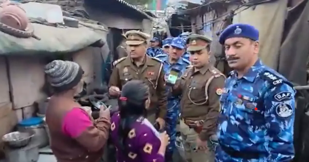 गाजियाबाद में सत्यापन अभियान के दौरान कथित धमकी का वीडियो वायरल, पुलिस ने थानाध्यक्ष को दी सख्त चेतावनी