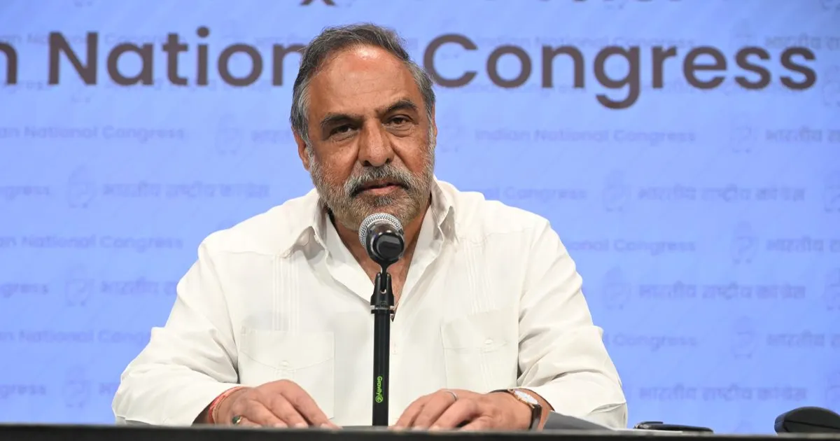 कांग्रेस नेता आनंद शर्मा ने पार्टी के विदेश मामलों के विभाग अध्यक्ष पद से दिया इस्तीफा