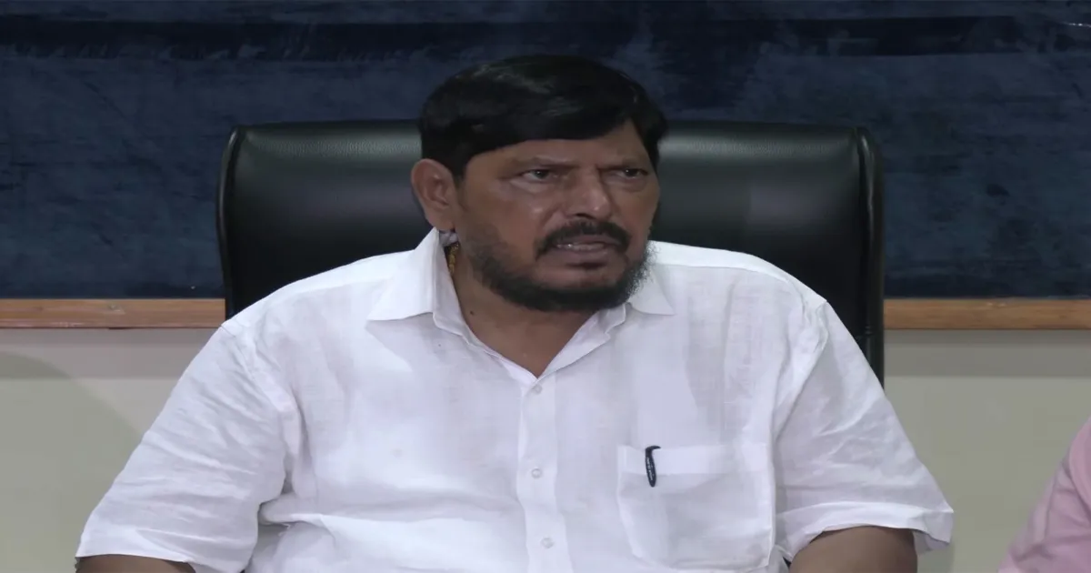 संजय राउत के आरोपों में कोई सच्चाई नहीं, एनडीए में सांसद स्वेच्छा से शामिल हो रहे हैं: रामदास अठावले