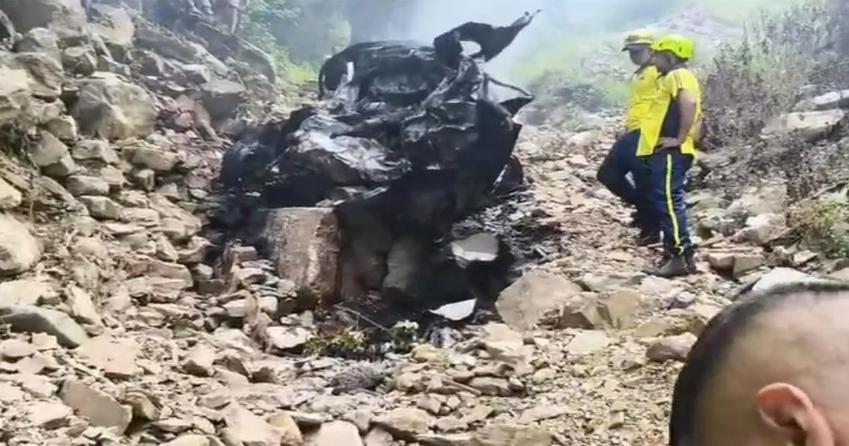 उत्तराखंड: बाराकोट में वाहन खाई में गिरकर आग लगने से 5 लोगों की मौत, 3 घायल