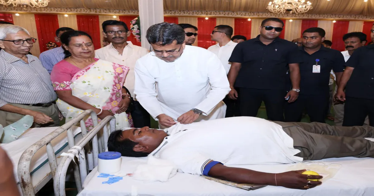 रक्तदान मानवता की सबसे बड़ी सेवा: त्रिपुरा के मुख्यमंत्री माणिक साहा का युवाओं से आह्वान