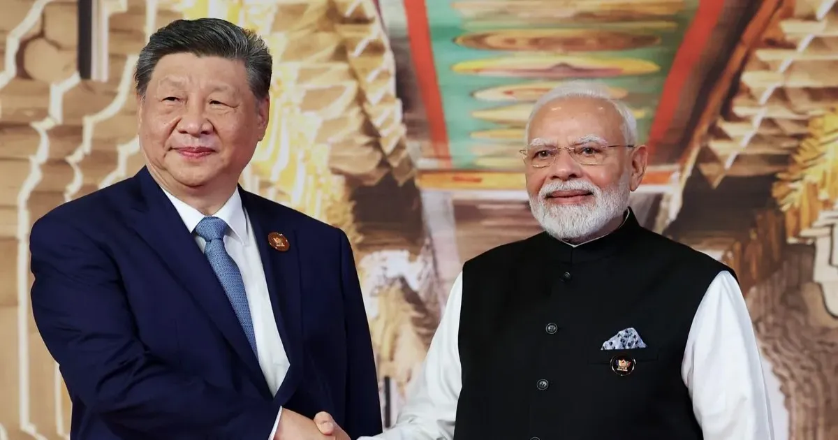 भारत-चीन संबंधों में नई गर्मजोशी, पीएम मोदी और शी जिनपिंग ने की अहम बातचीत
