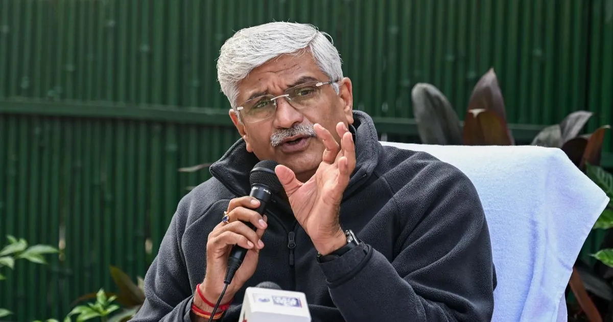 नेहरू के पत्र देश की धरोहर, उन्हें प्रधानमंत्री संग्रहालय को लौटाएं: शेखावत