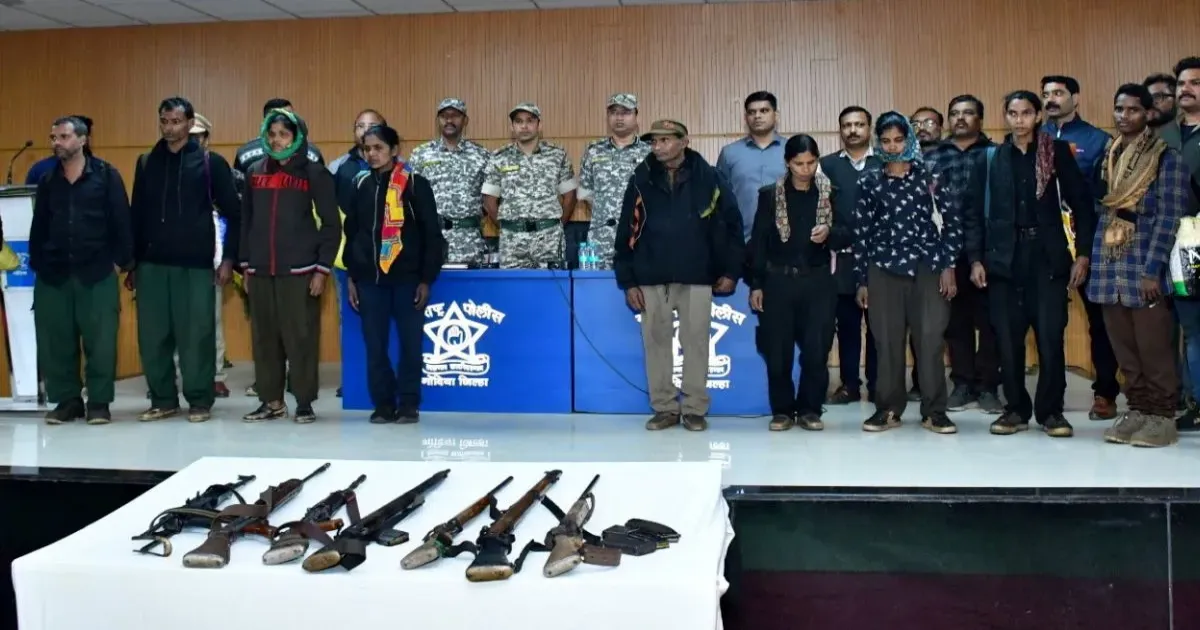 बस्तर में नक्सलवाद का अंत: डर से विकास की ओर बढ़ता इलाका