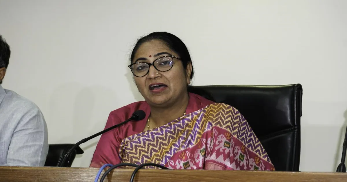 सुप्रीम कोर्ट के आवारा कुत्तों पर आदेश को योजनाबद्ध तरीके से लागू करेंगे: दिल्ली CM