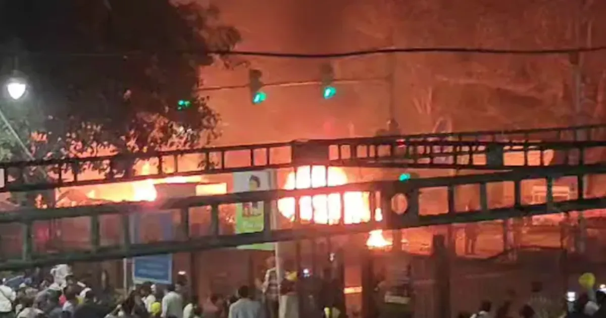 दिल्ली धमाका जांच में दुबई कनेक्शन उजागर, आरोपी डॉक्टर का भाई पाकिस्तान होते हुए पहुंचा दुबई