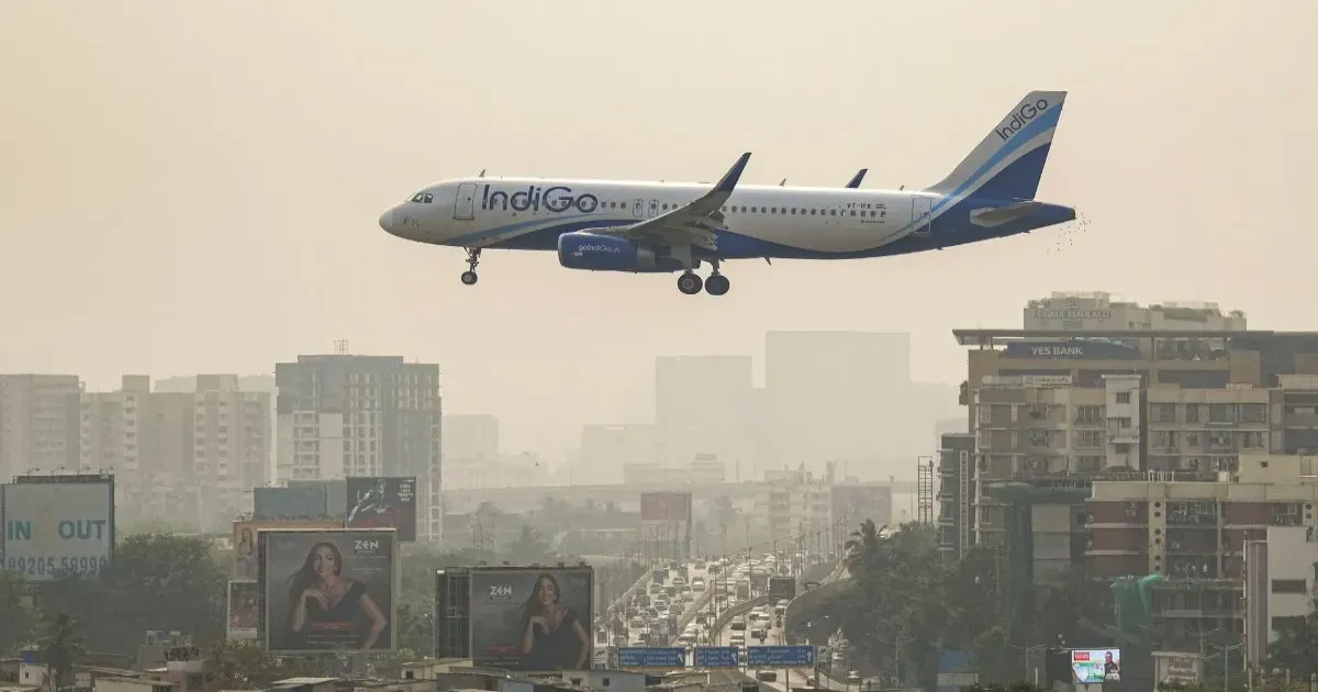 बम धमकी के बाद हैदराबाद-वाराणसी इंडिगो फ्लाइट की आपात लैंडिंग, सभी यात्री सुरक्षित