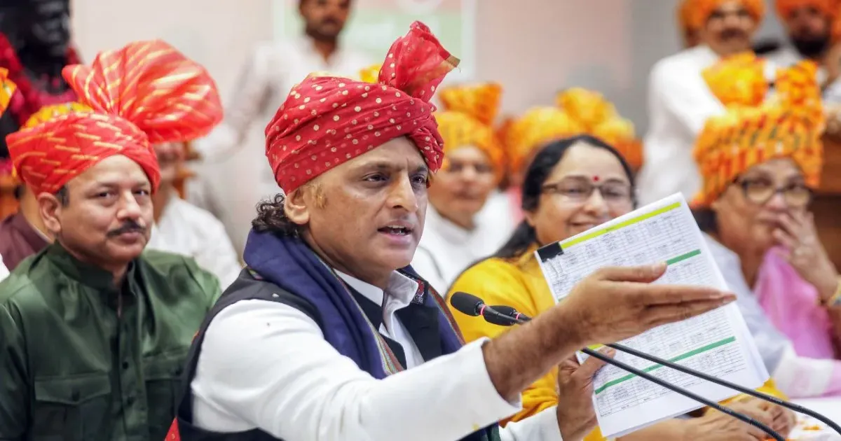 INDIA गठबंधन में दरार? 2027 यूपी चुनाव में कांग्रेस-सपा गठजोड़ पर अखिलेश यादव ने साधी चुप्पी