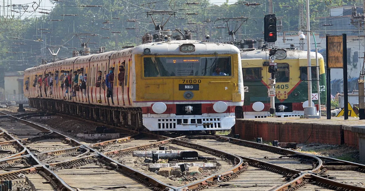 भीषण गर्मी में यात्रियों को राहत, दक्षिण पूर्व मध्य रेलवे ने प्रमुख स्टेशनों पर लगाए मिस्टिंग सिस्टम