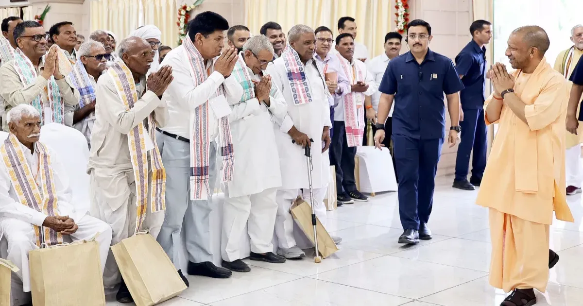 जेवर एयरपोर्ट के लिए जमीन देने से पहले किसानों का इनकार, सीएम योगी ने साझा किया मनाने का किस्सा
