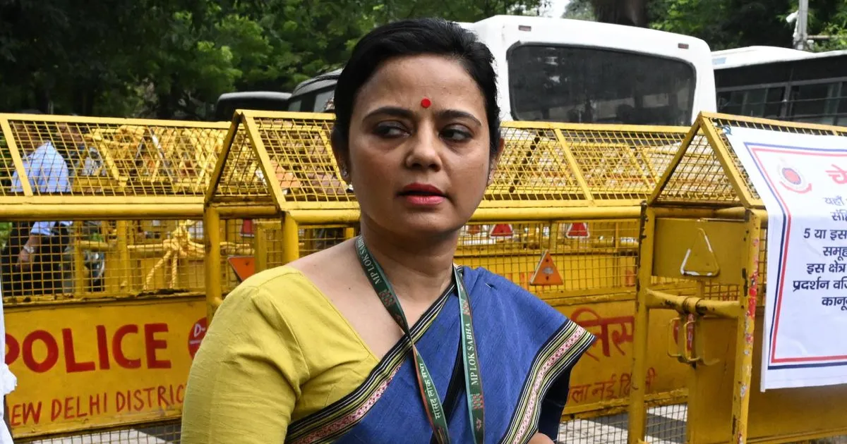 सुप्रीम कोर्ट ने महुआ मोइत्रा की याचिका पर सुनवाई से किया इनकार, पुलिस के सामने पेश होने का आदेश बरकरार