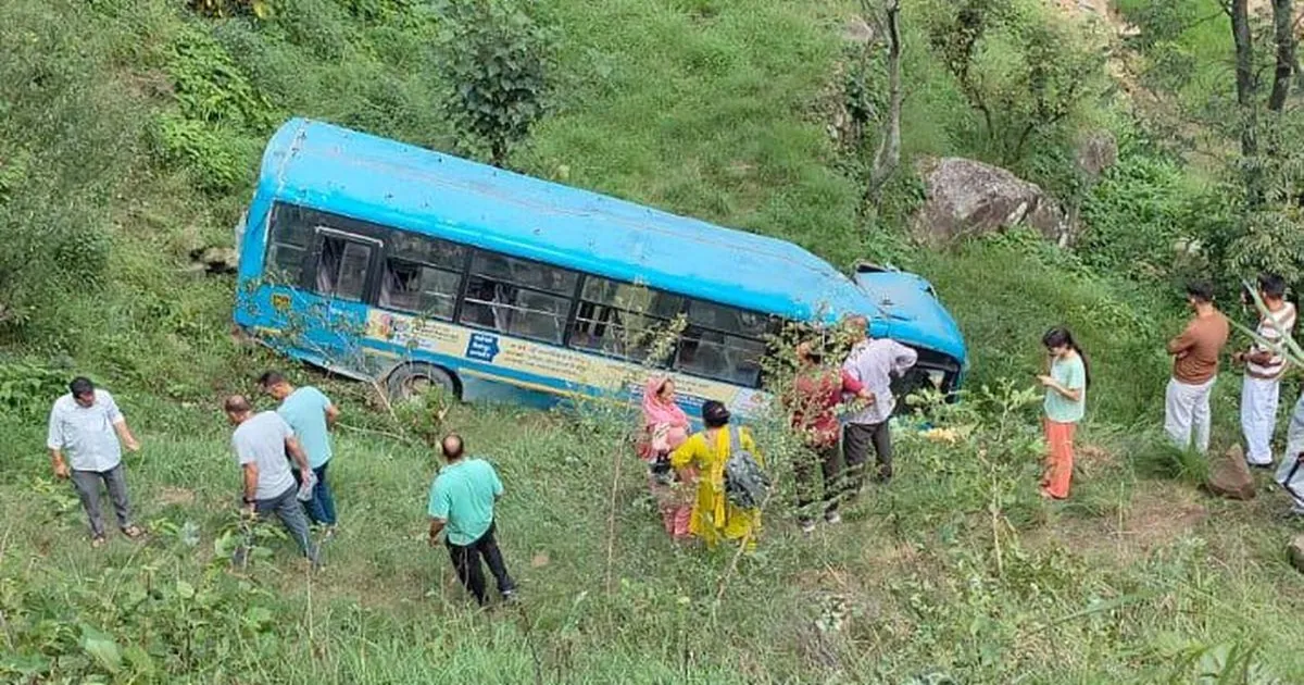 hrtc-bus-accident-sarkaghat-himachal