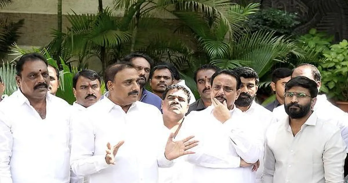 पांच बीआरएस विधायकों के खिलाफ अयोग्यता याचिकाएं स्पीकर ने खारिज कीं