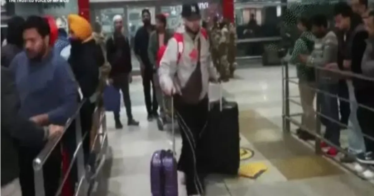 ईरान से 70 से अधिक फंसे भारतीय छात्र रविवार को सुरक्षित लौटेंगे