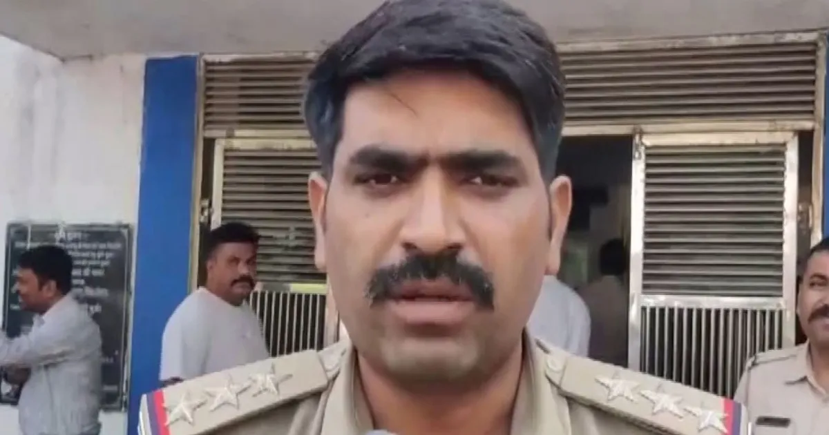 मध्य प्रदेश के राजगढ़ में शादी की बस पलटी, 3 की मौत, 30 घायल