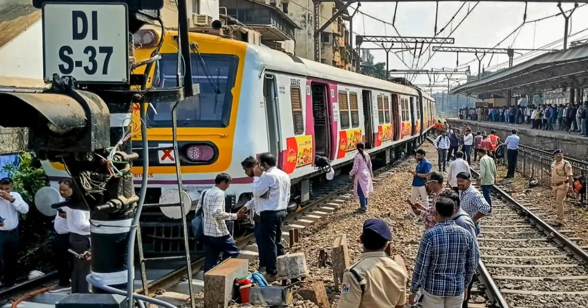 मुंबई-पुणे रेल मार्ग पर 17 जुलाई तक 30 ट्रेनें रद्द, भूस्खलन से प्रभावित हुआ यातायात