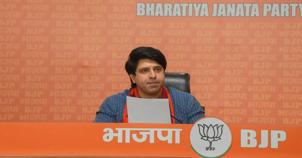 कांग्रेस दो हिस्सों में बंटी, अब प्रियंका बनाम राहुल कैंप: बीजेपी का आरोप