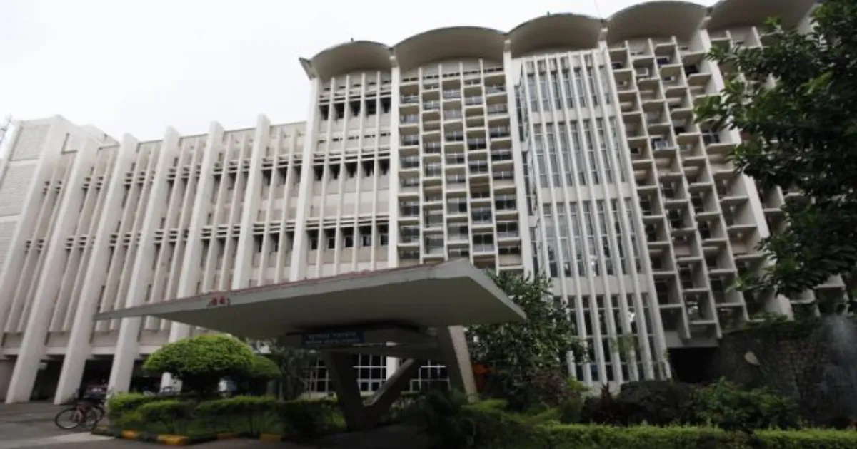 आईआईटी बॉम्बे छात्र की हॉस्टल की छत से गिरने से मौत, पुलिस जांच शुरू